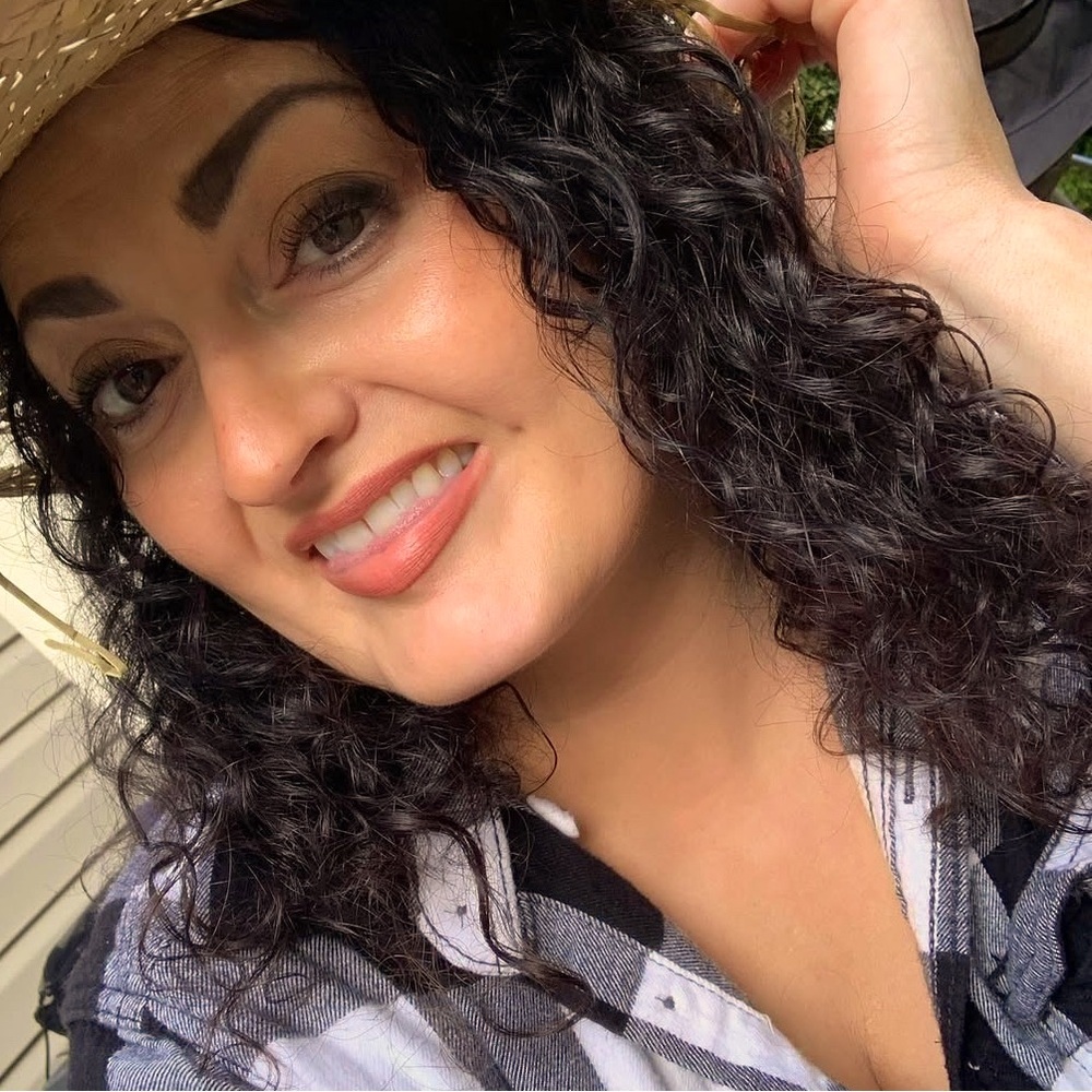 Meet your Posher, Elicia